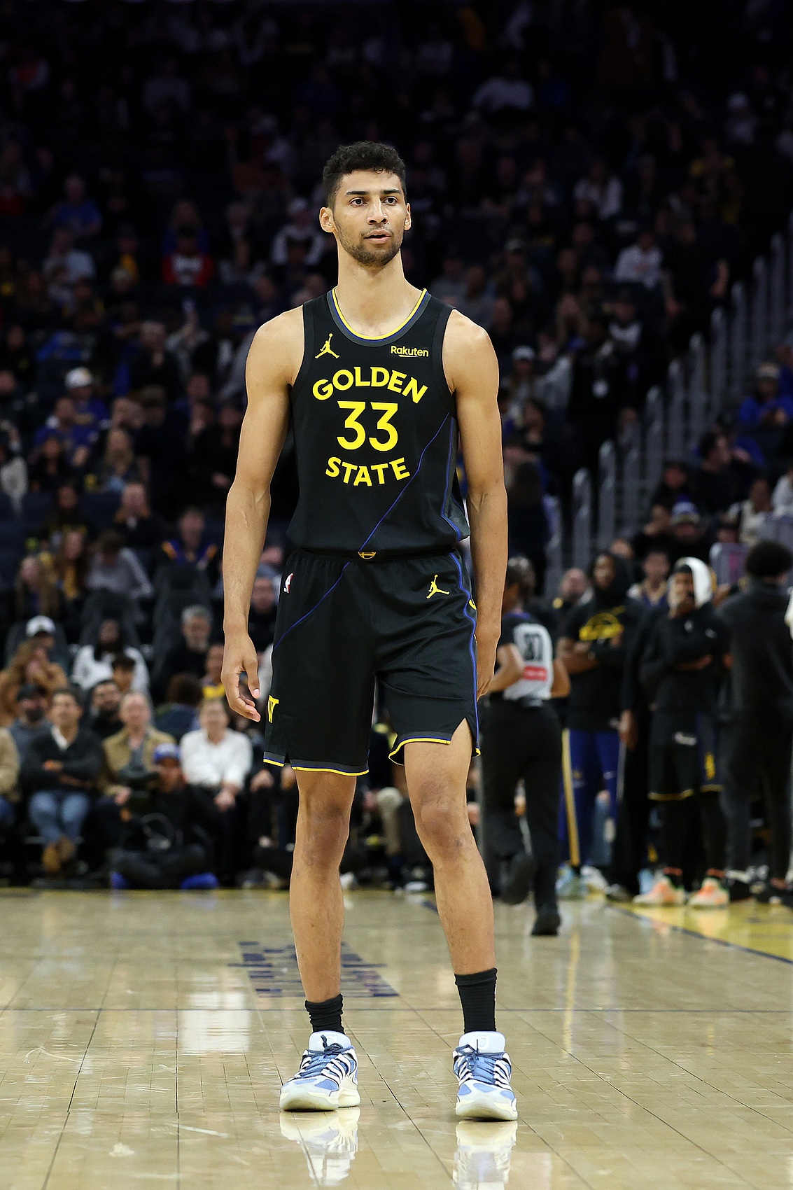 中欧体育-双向合同球员！莱昂斯9分钟4中2拿到6分5板 罚球2中2