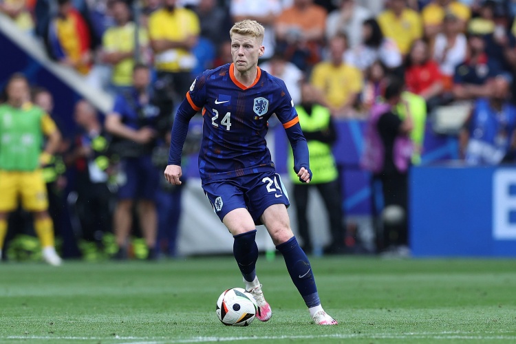 中欧体育-埃因霍温官方：中场斯豪滕遭遇十字韧带损伤的伤病，需要接受手术