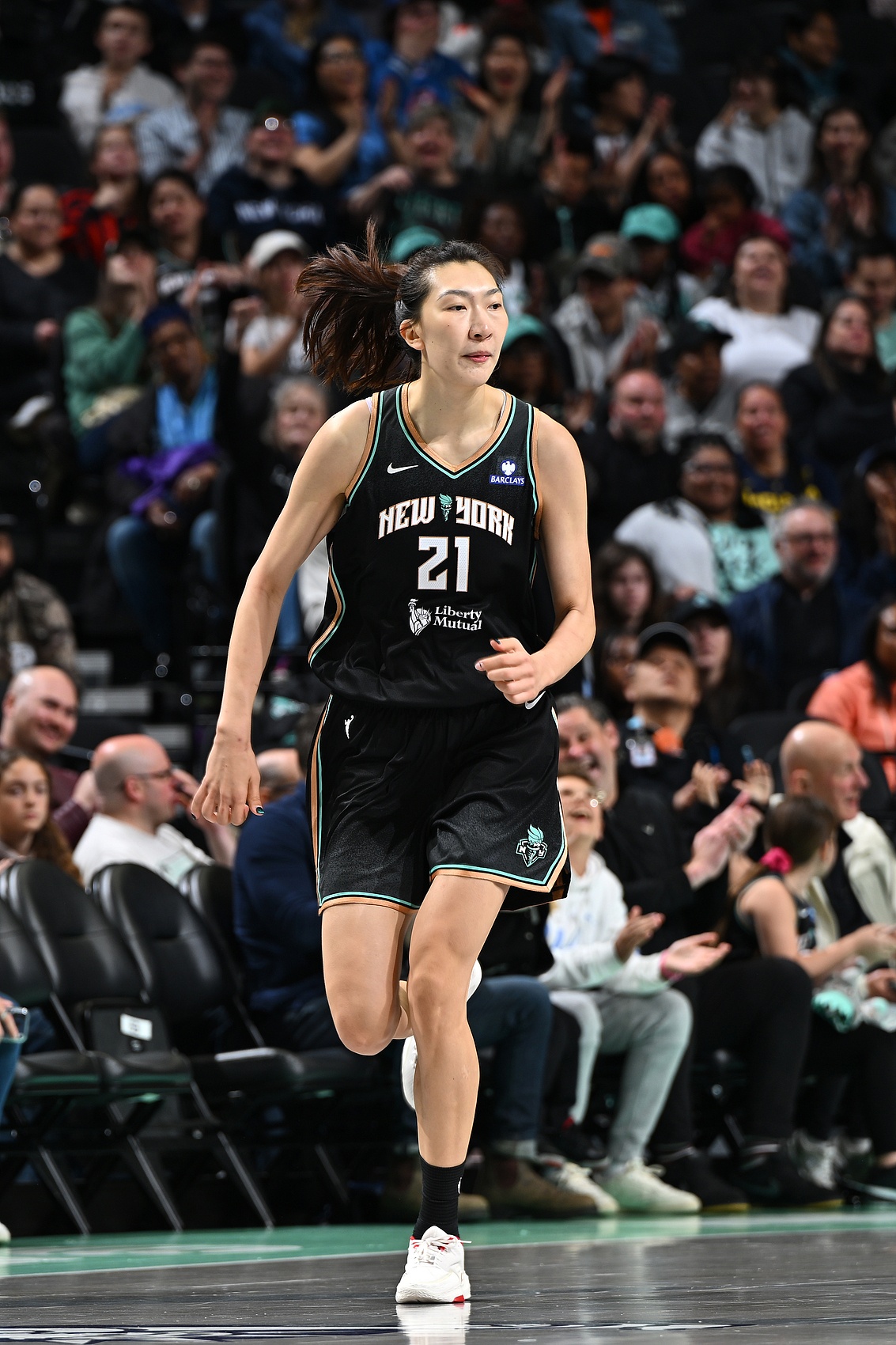 中欧体育官方网站-得分全场最高！WNBA季前赛 韩旭10投6中&amp;罚球7中7砍20分2板1助2帽